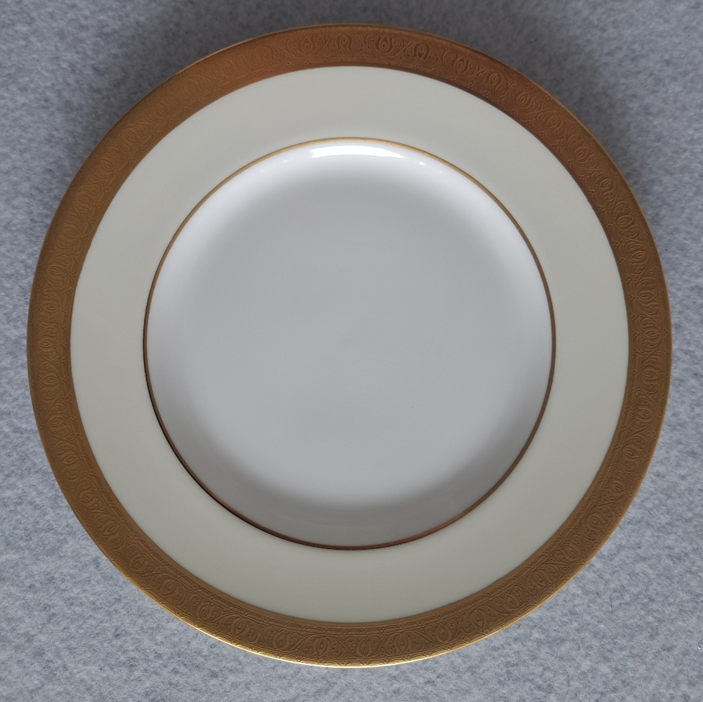 8" Elegant Buckingham K-159 Minton Gold and White Fine Bone China Salad Plate